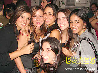 Noite animada no Authentic Noite animada no Authentic