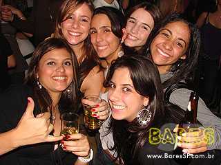 Noite animada no Authentic Noite animada no Authentic