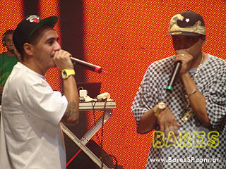 'Dream Fashion Tour' com Marcelo D2, NX Zero e Capital Inicial na Via Funchal 'Dream Fashion Tour' com Marcelo D2, NX Zero e Capital Inicial na Via Funchal