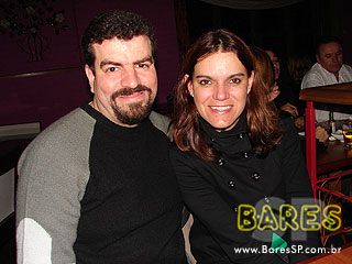 Tony Gordon se apresenta no Cigana Bar Tony Gordon se apresenta no Cigana Bar