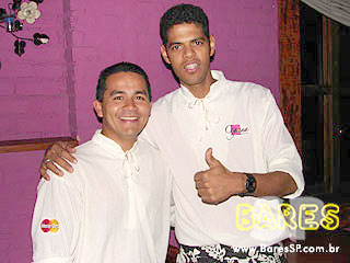 Tony Gordon se apresenta no Cigana Bar Tony Gordon se apresenta no Cigana Bar