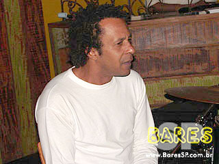 Tony Gordon se apresenta no Cigana Bar Tony Gordon se apresenta no Cigana Bar