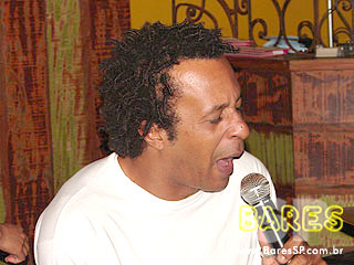 Tony Gordon se apresenta no Cigana Bar Tony Gordon se apresenta no Cigana Bar