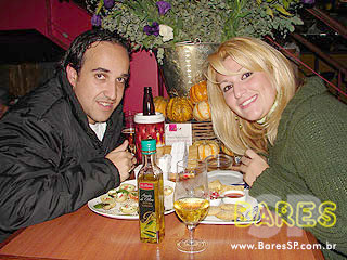 Tony Gordon se apresenta no Cigana Bar Tony Gordon se apresenta no Cigana Bar