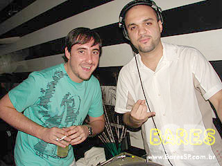 Festa Fechada no Di Café Lounge Festa Fechada no Di Café Lounge