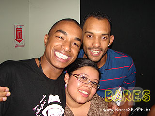 Grupo Samba nas Coxas comanda a noite no Boteco do Samba Grupo Samba nas Coxas comanda a noite no Boteco do Samba