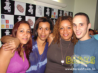 Grupo Samba nas Coxas comanda a noite no Boteco do Samba Grupo Samba nas Coxas comanda a noite no Boteco do Samba