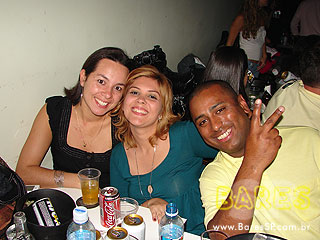 Grupo Samba nas Coxas comanda a noite no Boteco do Samba Grupo Samba nas Coxas comanda a noite no Boteco do Samba