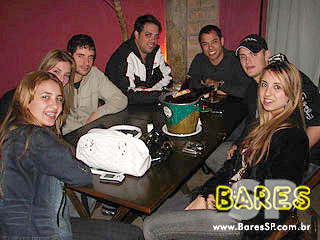 Sábado no Garuda Bar Sábado no Garuda Bar