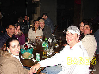 Sábado no Garuda Bar Sábado no Garuda Bar
