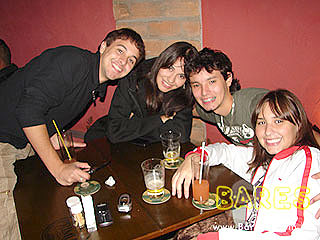 Sábado no Garuda Bar Sábado no Garuda Bar