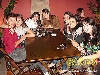 Sábado no Garuda Bar Sábado no Garuda Bar