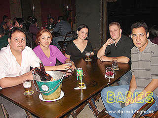 Sábado no Garuda Bar Sábado no Garuda Bar