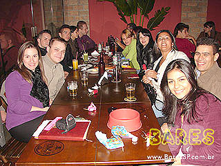 Sábado no Garuda Bar Sábado no Garuda Bar