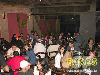 Sábado no Garuda Bar Sábado no Garuda Bar
