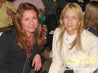 Véspera de feriado no Garuda Bar Véspera de feriado no Garuda Bar