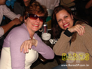 Véspera de feriado no Garuda Bar Véspera de feriado no Garuda Bar