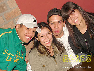 Música e gastronomia no Garuda Bar Música e gastronomia no Garuda Bar