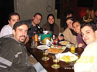 Música e gastronomia no Garuda Bar Música e gastronomia no Garuda Bar