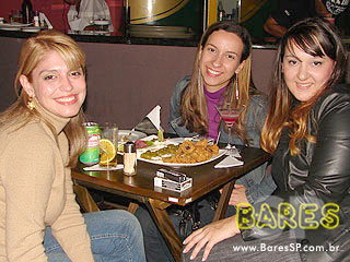 Música e gastronomia no Garuda Bar Música e gastronomia no Garuda Bar