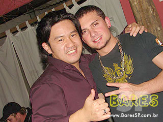 Música e gastronomia no Garuda Bar Música e gastronomia no Garuda Bar