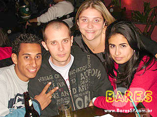 Música e gastronomia no Garuda Bar Música e gastronomia no Garuda Bar