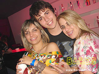 Argentinos do Heatbeat tocam na reinauguração do Club Manga Rosa Argentinos do Heatbeat tocam na reinauguração do Club Manga Rosa