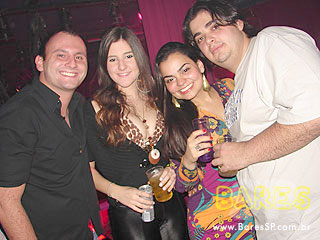 Argentinos do Heatbeat tocam na reinauguração do Club Manga Rosa Argentinos do Heatbeat tocam na reinauguração do Club Manga Rosa