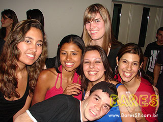 Tarde de Pagode e noite com Eletrônico no Pennélope Bar Tarde de Pagode e noite com Eletrônico no Pennélope Bar