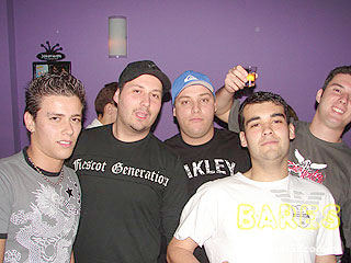 Tarde de Pagode e noite com Eletrônico no Pennélope Bar Tarde de Pagode e noite com Eletrônico no Pennélope Bar