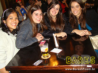 Noite de música, drinks e gastronomia no Juscelino's Bar Noite de música, drinks e gastronomia no Juscelino's Bar