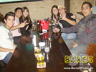 Noite de música, drinks e gastronomia no Juscelino's Bar Noite de música, drinks e gastronomia no Juscelino's Bar