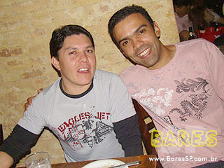 Noite de música, drinks e gastronomia no Juscelino's Bar Noite de música, drinks e gastronomia no Juscelino's Bar