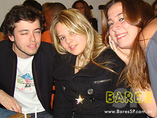 Drinks, gastronomia e diversão no Gongo Bar Drinks, gastronomia e diversão no Gongo Bar