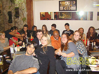 Drinks, gastronomia e diversão no Gongo Bar Drinks, gastronomia e diversão no Gongo Bar