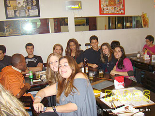 Drinks, gastronomia e diversão no Gongo Bar Drinks, gastronomia e diversão no Gongo Bar