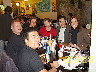 Drinks, gastronomia e diversão no Gongo Bar Drinks, gastronomia e diversão no Gongo Bar