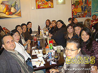 Drinks, gastronomia e diversão no Gongo Bar Drinks, gastronomia e diversão no Gongo Bar