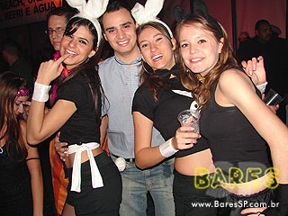 Festa da faculdade Cásper Líbero na Cachaçaria Pompéia Festa da faculdade Cásper Líbero na Cachaçaria Pompéia