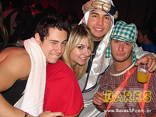 Festa da faculdade Cásper Líbero na Cachaçaria Pompéia Festa da faculdade Cásper Líbero na Cachaçaria Pompéia