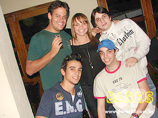 Noite de música, drinks e gastronomia no Juscelino's Bar Noite de música, drinks e gastronomia no Juscelino's Bar