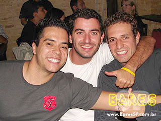 Noite de música, drinks e gastronomia no Juscelino's Bar Noite de música, drinks e gastronomia no Juscelino's Bar