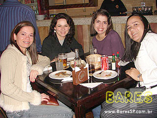 Noite de música, drinks e gastronomia no Juscelino's Bar Noite de música, drinks e gastronomia no Juscelino's Bar