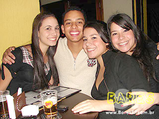 Noite de música, drinks e gastronomia no Juscelino's Bar Noite de música, drinks e gastronomia no Juscelino's Bar