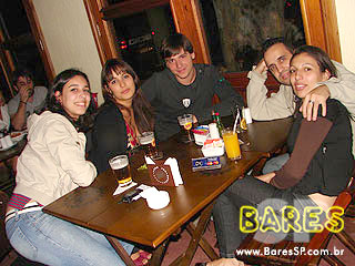 Noite de música, drinks e gastronomia no Juscelino's Bar Noite de música, drinks e gastronomia no Juscelino's Bar