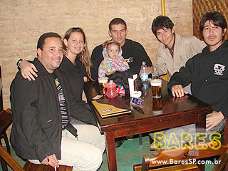 Noite de música, drinks e gastronomia no Juscelino's Bar Noite de música, drinks e gastronomia no Juscelino's Bar