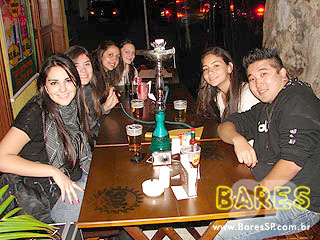 Noite de música, drinks e gastronomia no Juscelino's Bar Noite de música, drinks e gastronomia no Juscelino's Bar