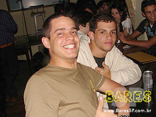 Noite de música, drinks e gastronomia no Juscelino's Bar Noite de música, drinks e gastronomia no Juscelino's Bar