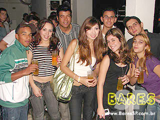 Tarde de Pagode e noite com Eletrônico no Pennélope Bar Tarde de Pagode e noite com Eletrônico no Pennélope Bar