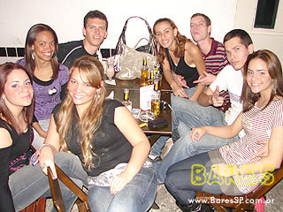 Tarde de Pagode e noite com Eletrônico no Pennélope Bar Tarde de Pagode e noite com Eletrônico no Pennélope Bar